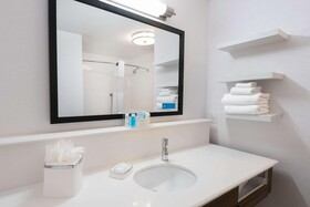Hampton Inn & Suites San Antonio Brooks City Base