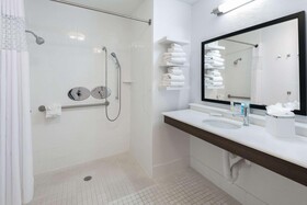 Hampton Inn & Suites San Antonio Brooks City Base