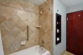 Hampton Inn & Suites San Antonio / Northeast I-35
