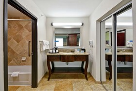 Hampton Inn & Suites San Antonio / Northeast I-35