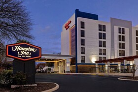 Hampton Inn San Antonio-Downtown (River Walk)