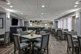 Hampton Inn San Antonio-Downtown (River Walk)
