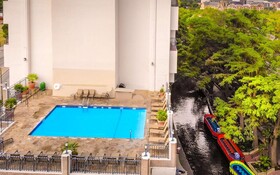 Hilton Palacio del Rio