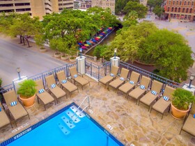 Hilton Palacio del Rio