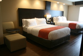 Holiday Inn Express & Suites San Antonio Medical-Six Flags