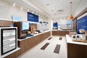 Holiday Inn Express & Suites San Antonio North Windcrest