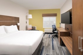Holiday Inn Express & Suites San Antonio North Windcrest