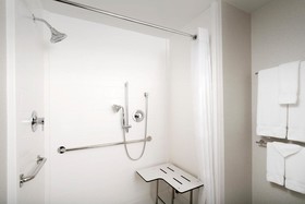 Holiday Inn Express & Suites San Antonio North Windcrest