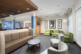 Holiday Inn Express & Suites San Antonio North Windcrest
