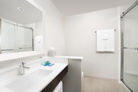 Holiday Inn Express & Suites San Antonio North Windcrest