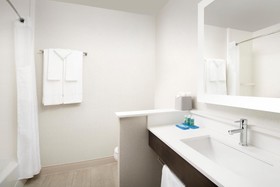Holiday Inn Express & Suites San Antonio North Windcrest