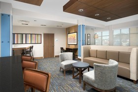 Holiday Inn Express & Suites San Antonio North Windcrest