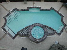 Holiday Inn Express & Suites San Antonio Rivercenter Area
