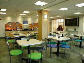 Holiday Inn Express & Suites San Antonio Rivercenter Area