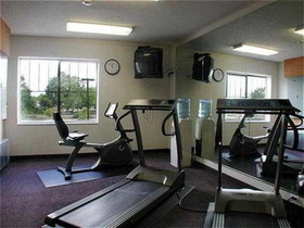 Holiday Inn Express & Suites San Antonio Rivercenter Area