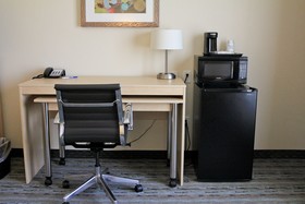Holiday Inn Express & Suites San Antonio - Brooks City Base