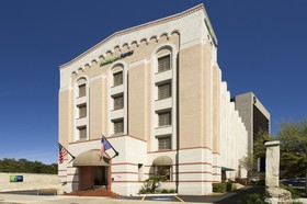 Holiday Inn Express San Antonio N-Riverwalk Area