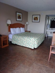 Knights Inn San Antonio at E Houston St