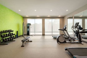 La Quinta Inn & Suites by Wyndham San Antonio Seaworld/Lafb