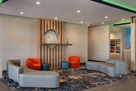 La Quinta Inn & Suites by Wyndham San Antonio Seaworld/Lafb