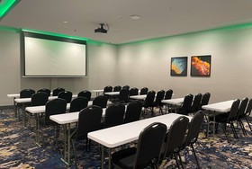 La Quinta Inn & Suites by Wyndham San Antonio Seaworld/Lafb