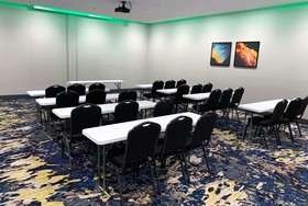 La Quinta Inn & Suites by Wyndham San Antonio Seaworld/Lafb