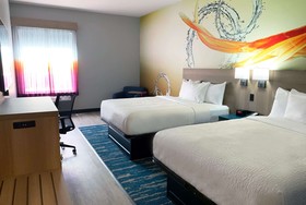 La Quinta Inn & Suites by Wyndham San Antonio Seaworld/Lafb
