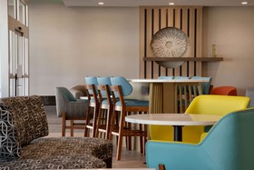 La Quinta Inn & Suites by Wyndham San Antonio Seaworld/Lafb