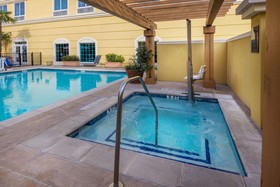 La Quinta Inn & Suites by Wyndham San Antonio Medical Ctr NW