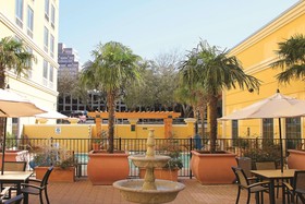 La Quinta Inn & Suites by Wyndham San Antonio Medical Ctr NW