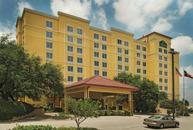 La Quinta Inn & Suites by Wyndham San Antonio Medical Ctr NW