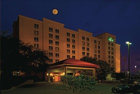 La Quinta Inn & Suites by Wyndham San Antonio Medical Ctr NW