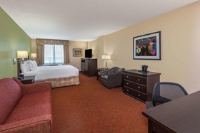 La Quinta Inn & Suites by Wyndham San Antonio Medical Ctr NW