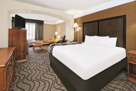 La Quinta Inn & Suites by Wyndham San Antonio N Stone Oak