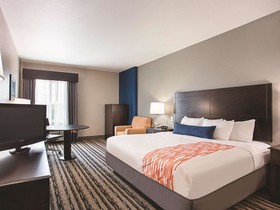 La Quinta Inn & Suites by Wyndham San Antonio Northwest
