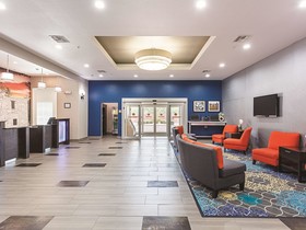 La Quinta Inn & Suites by Wyndham San Antonio Northwest