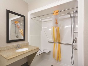 La Quinta Inn & Suites by Wyndham San Antonio Northwest