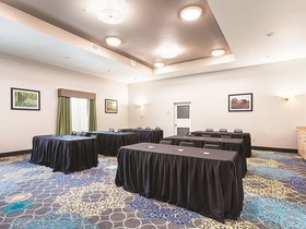 La Quinta Inn & Suites by Wyndham San Antonio Northwest