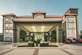 La Quinta Inn & Suites by Wyndham San Antonio Northwest