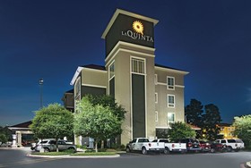 La Quinta Inn & Suites by Wyndham San Antonio Northwest