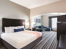 La Quinta Inn & Suites by Wyndham San Antonio Northwest