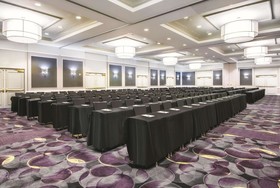La Quinta Inn & Suites by Wyndham San Antonio Riverwalk