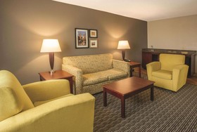 La Quinta Inn & Suites by Wyndham San Antonio Riverwalk