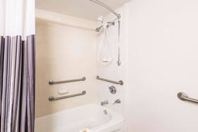 La Quinta Inn & Suites by Wyndham San Antonio Riverwalk