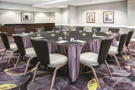 La Quinta Inn & Suites by Wyndham San Antonio Riverwalk