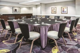 La Quinta Inn & Suites by Wyndham San Antonio Riverwalk
