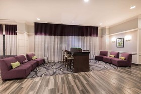 La Quinta Inn & Suites by Wyndham San Antonio Riverwalk