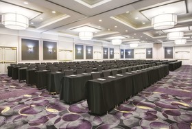 La Quinta Inn & Suites by Wyndham San Antonio Riverwalk