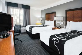 La Quinta Inn & Suites by Wyndham San Antonio Riverwalk