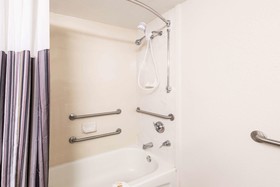 La Quinta Inn & Suites by Wyndham San Antonio Riverwalk